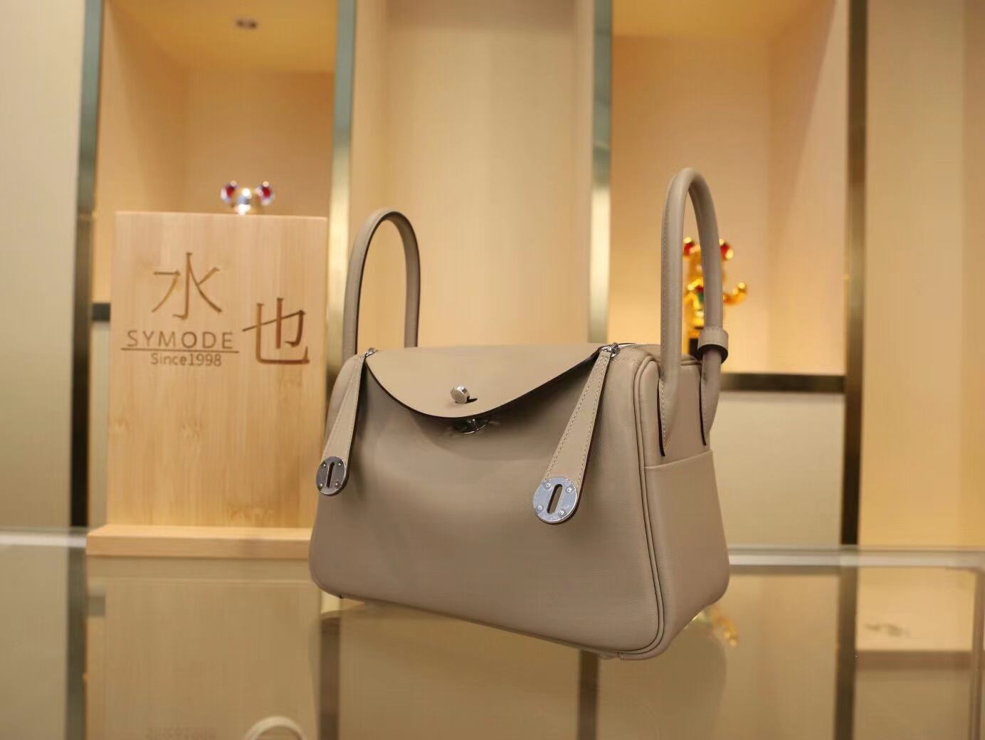 Hermes Lindy26CM 爱马仕Swift牛皮斑鸠灰琳迪包 银扣