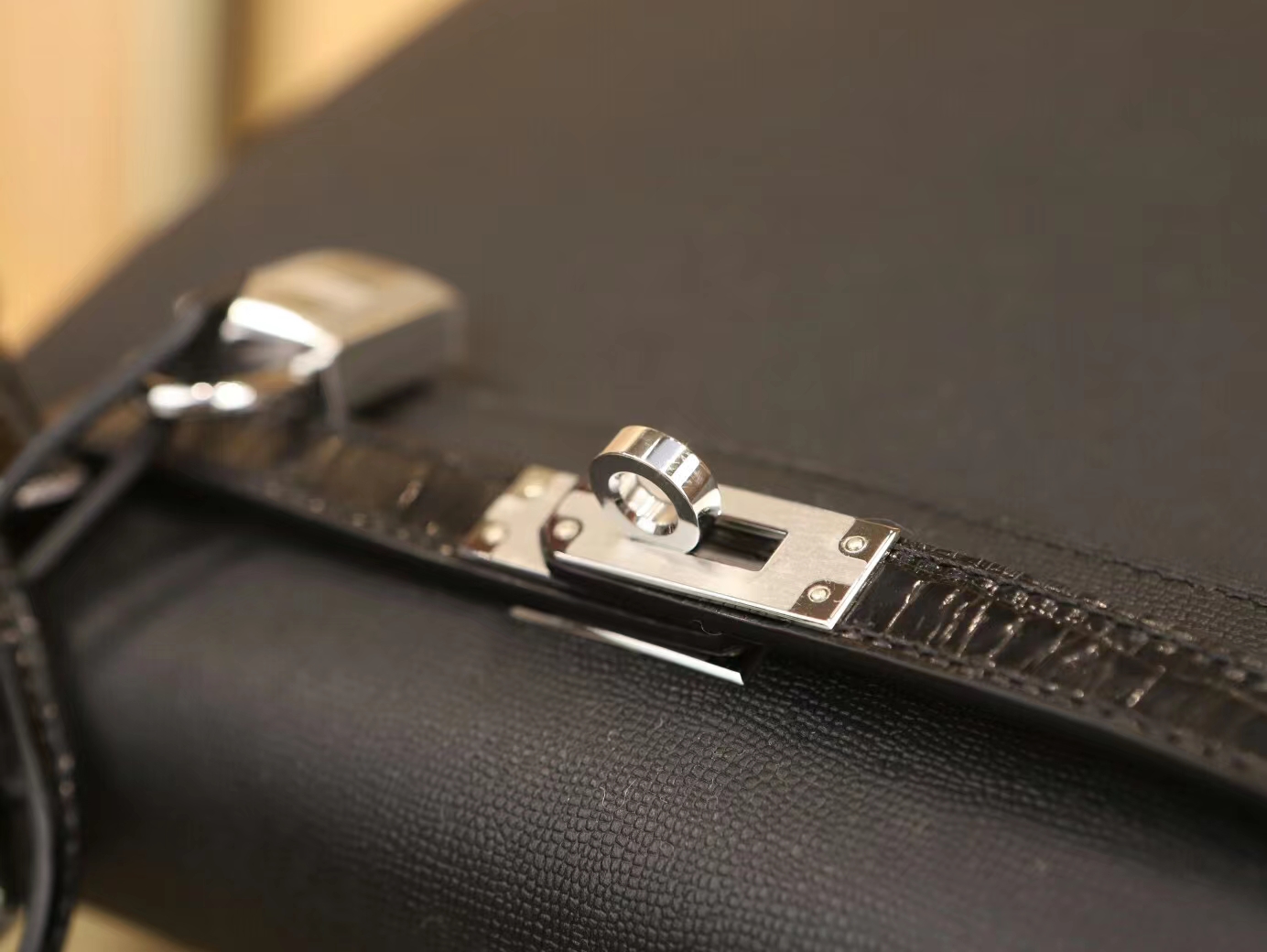 Hermes Kelly Touch25CM 爱马仕黑色Madame皮拼亮面鳄鱼皮凯莉包 银扣