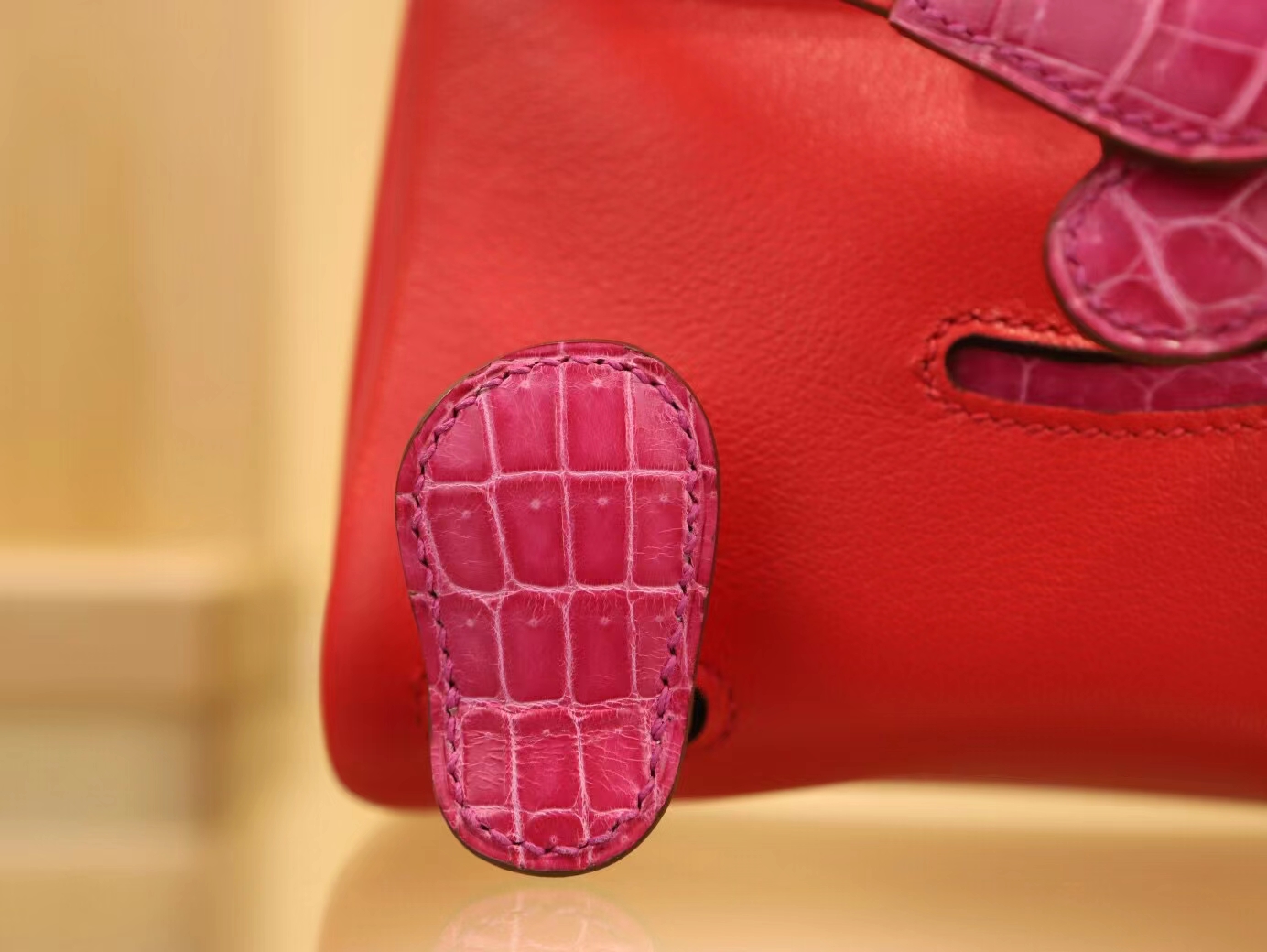 全手缝 Symode Hermes Kelly Doll 16CM S3心红色Swift皮拼J5天方夜谭粉亮面方块鳄鱼皮