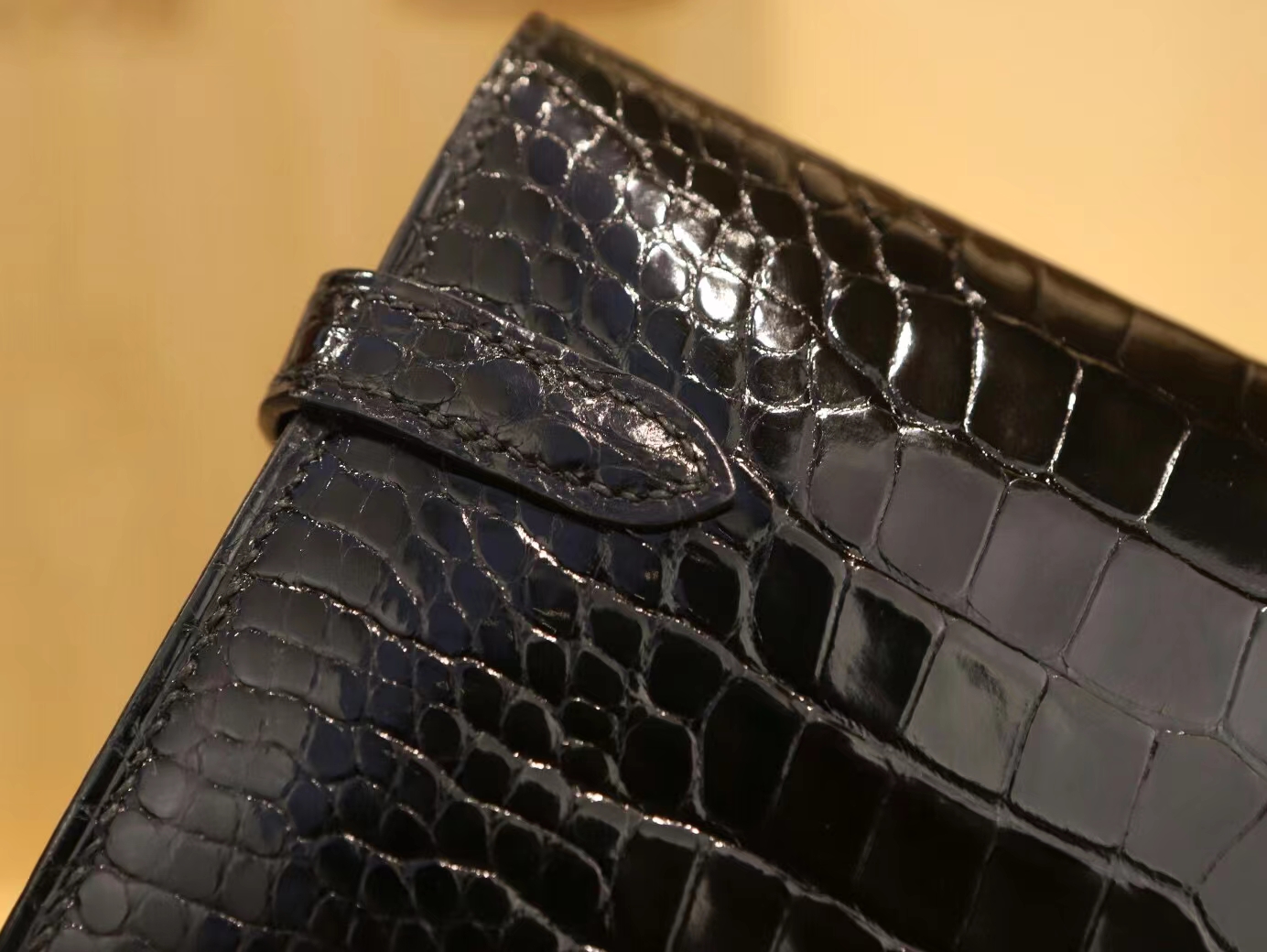 爱马仕钱包 Hermes 89黑色亮面方块鳄鱼皮Kelly长款钱包20CM 金扣
