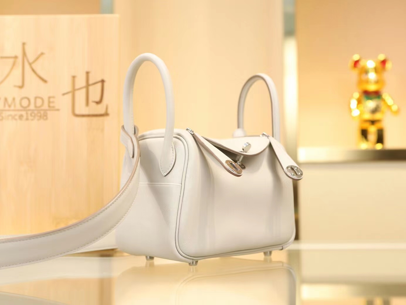 爱马仕女包 Hermes Mini Lindy19CM 80珍珠灰Swift牛皮琳迪包 银扣