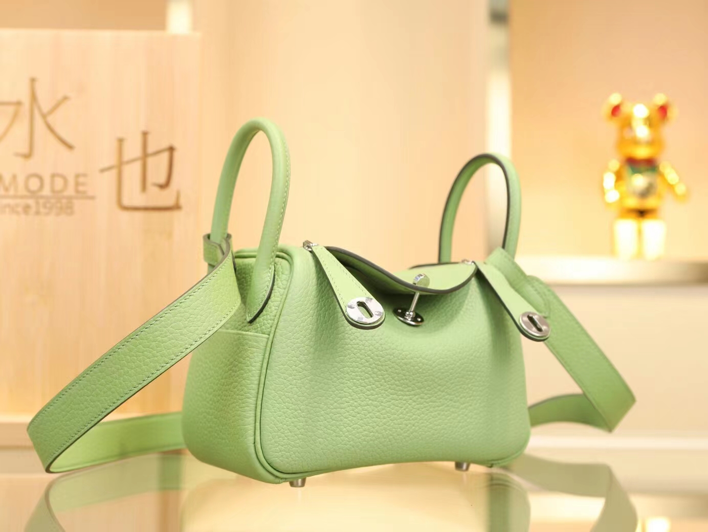 爱马仕女包价格 Hermes Mini Lindy19CM 3i牛油果绿TC皮迷你琳迪包