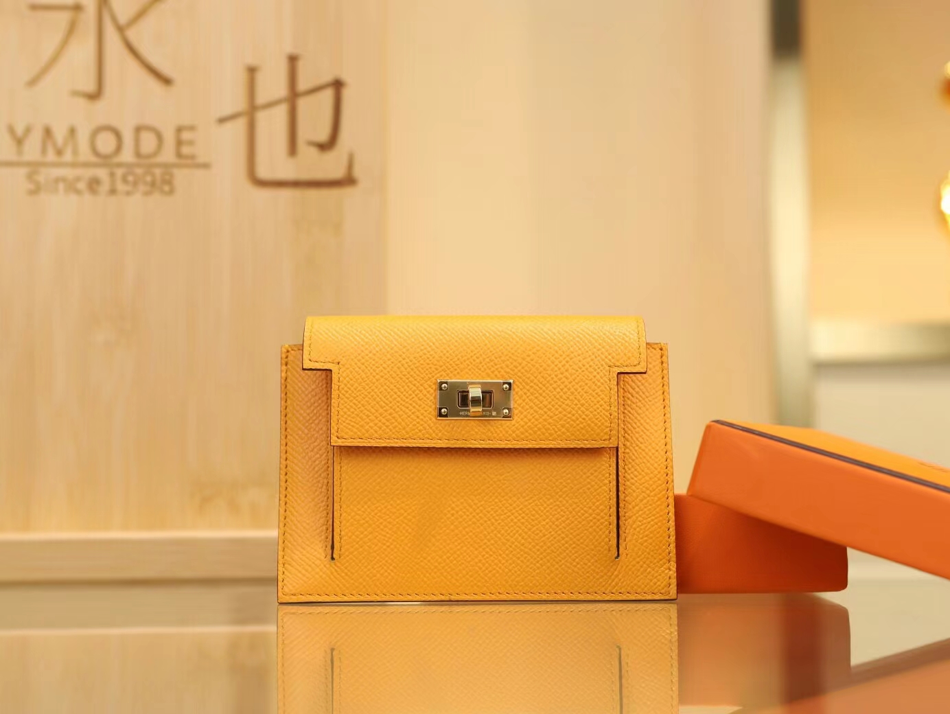 爱马仕包包货源 Hermes Kelly Pocket 9V太阳黄Epsom皮零钱包卡包 金扣