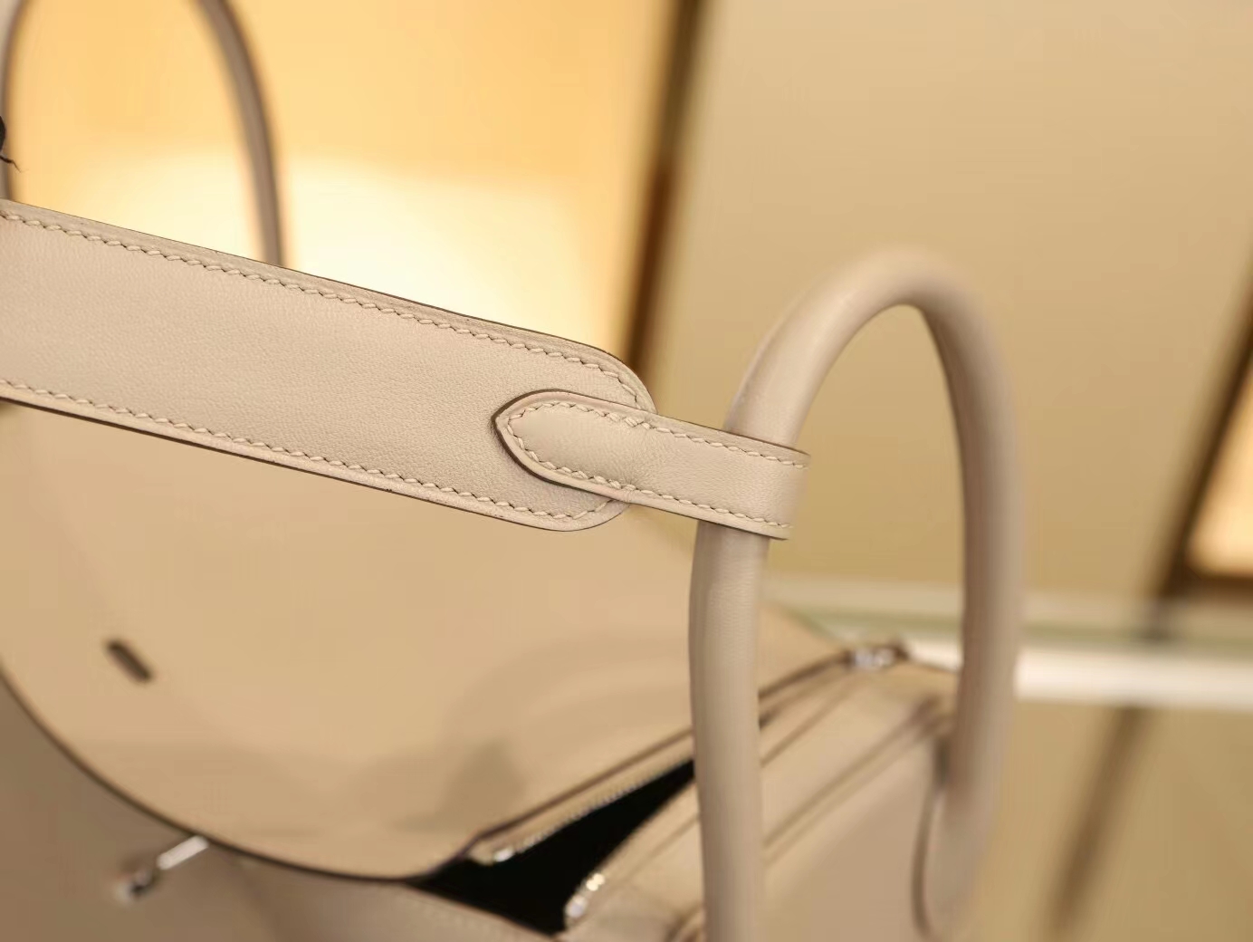 Hermes Lindy26CM 爱马仕Swift牛皮斑鸠灰琳迪包 银扣