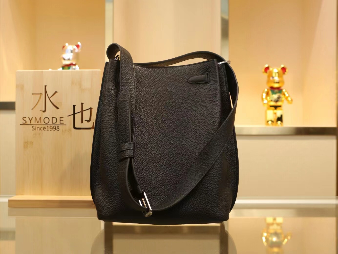 爱马仕包包官网 Hermes Sokelly22CM 89黑色Togo牛皮单肩斜挎包 银扣