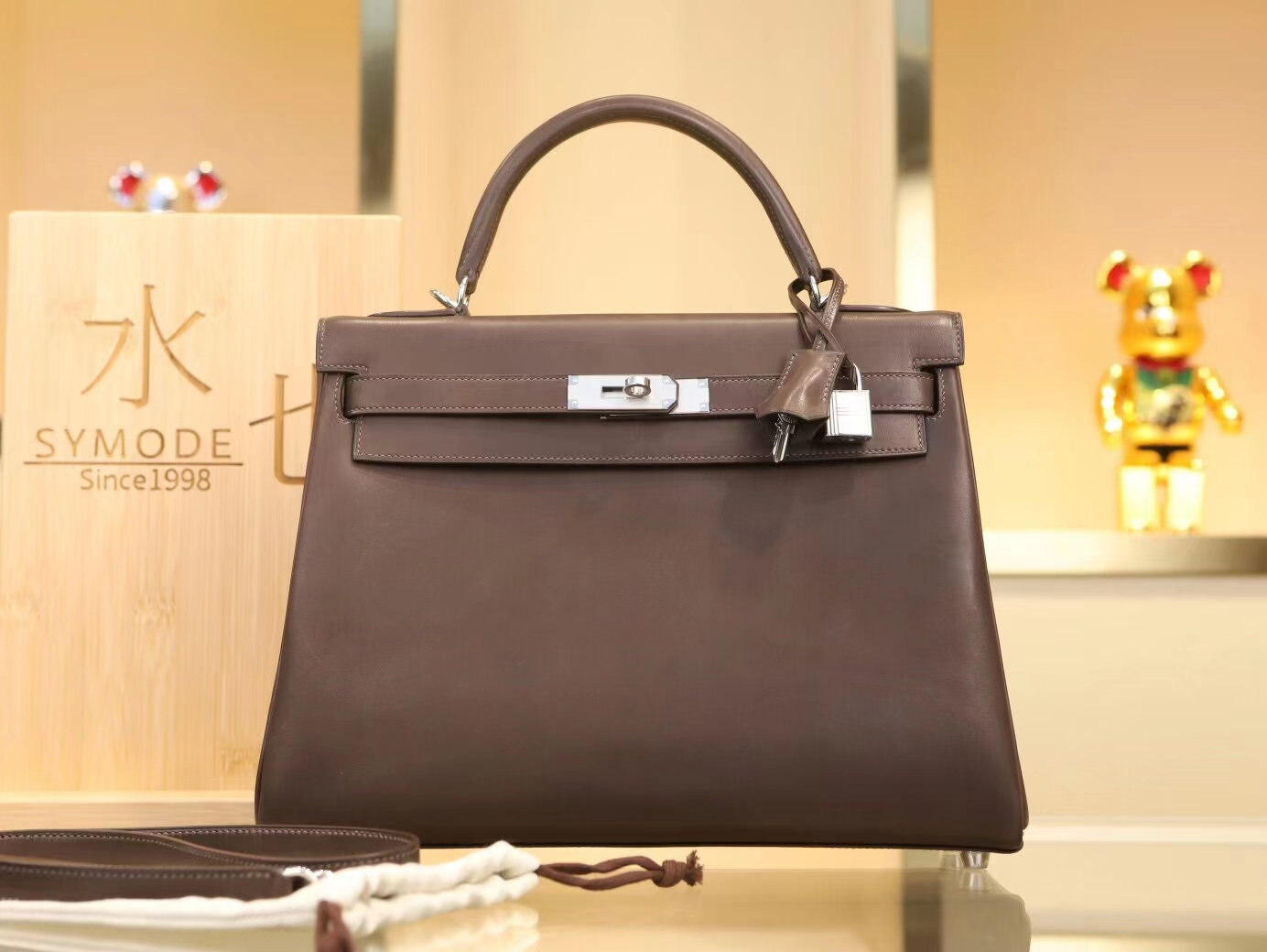 爱马仕女包货源 Hermes Kelly32CM CC46乌木色Ebene马鞍皮凯莉包 银扣