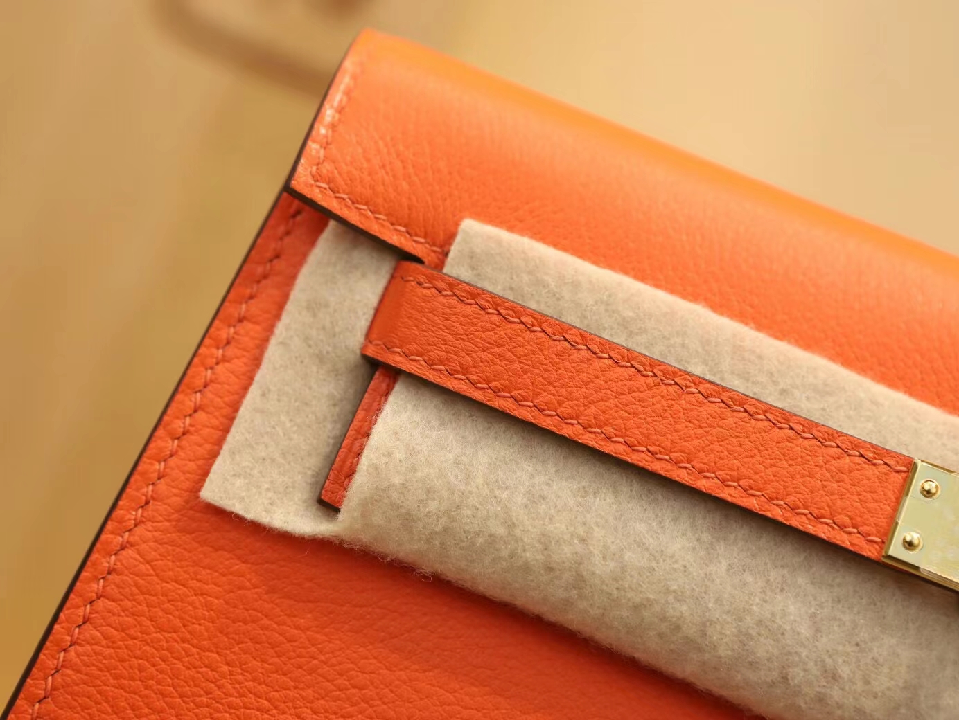 水也名品 全手缝爱马仕Hermes Kelly Danse22CM 8v罂粟橘Evercolor皮 金扣