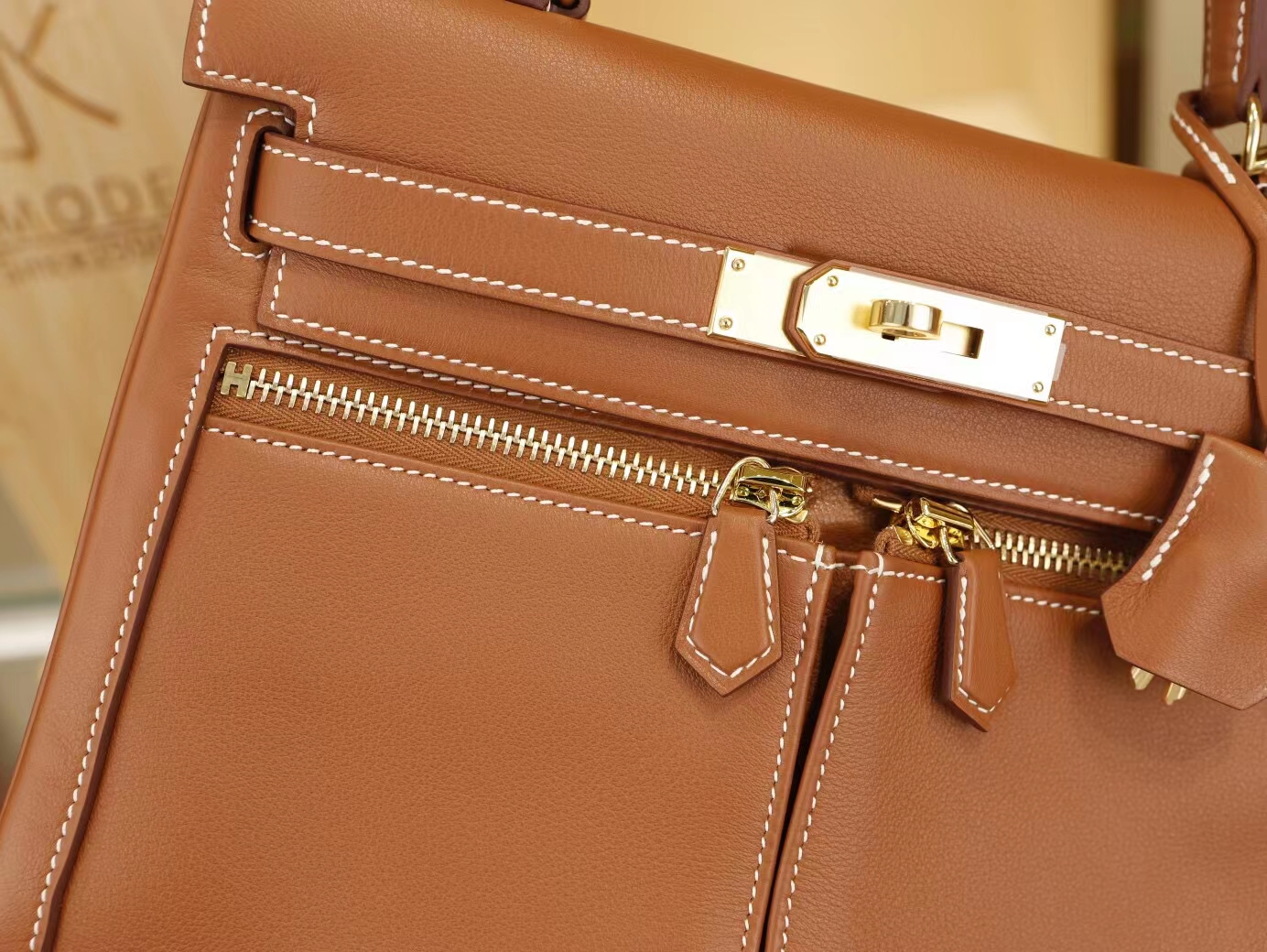 爱马仕新款女包 Hermes Kelly Lakis 28CM 金棕色Swift小牛皮凯莉包 金扣