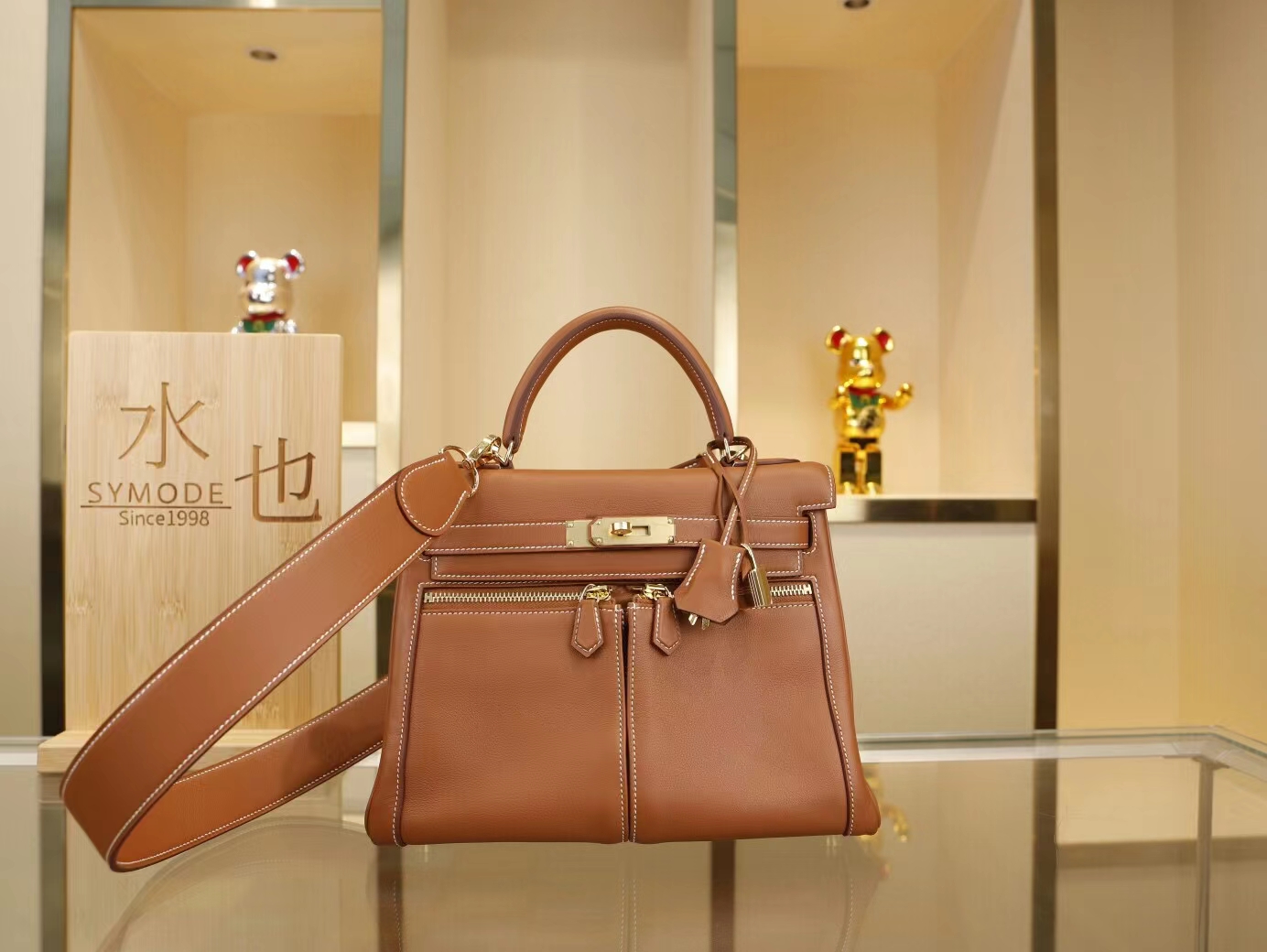 爱马仕新款女包 Hermes Kelly Lakis 28CM 金棕色Swift小牛皮凯莉包 金扣