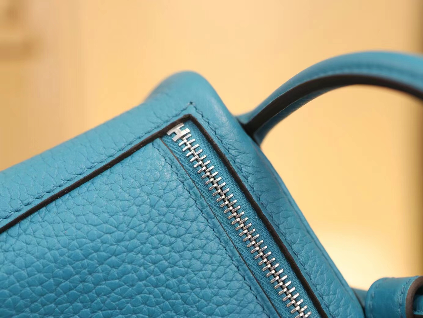 爱马仕女包 Hermes Mini Lindy19CM 7W伊兹密尔蓝TC牛皮 银扣