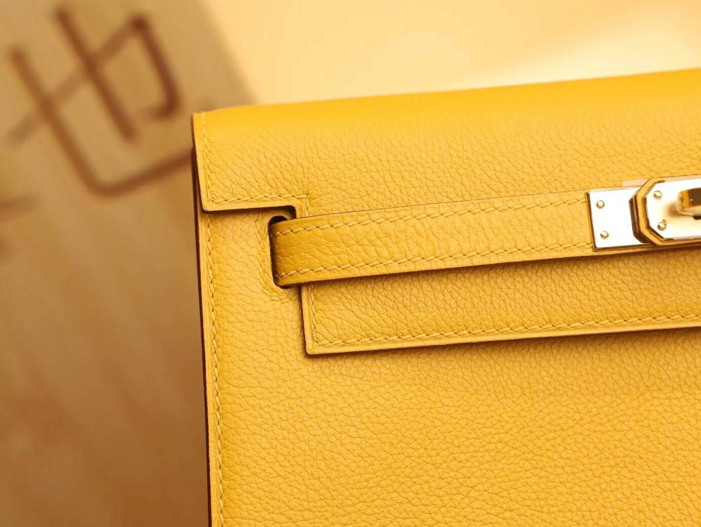 爱马仕包包官网 Hermes 9D琥珀黄Evercolor皮跳舞包Kelly Danse22CM