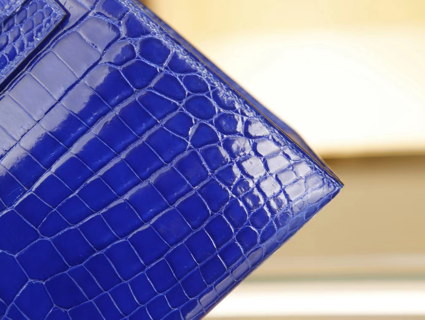 爱马仕Hermes Kelly 25CM I7琉璃蓝亮面两点鳄鱼皮凯莉包 银扣