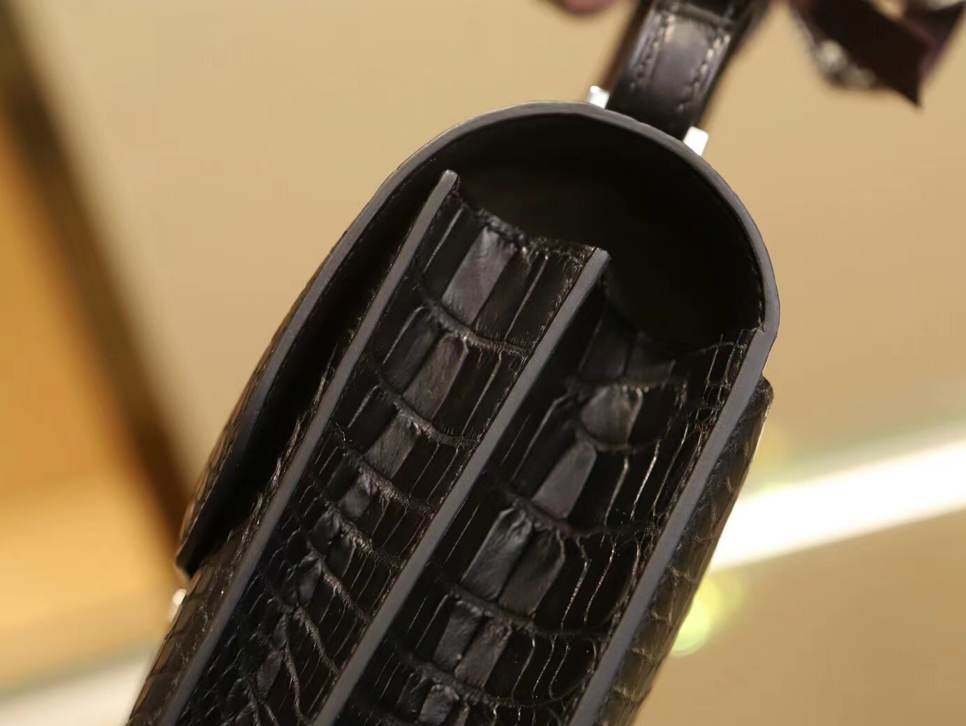 Hermes爱马仕黑色雾面方块鳄鱼皮康斯坦包Constance 18CM 蜥蜴扣