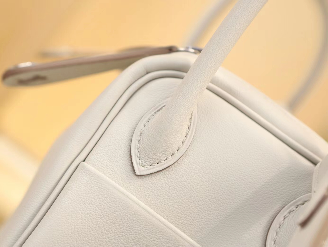 爱马仕女包 Hermes Mini Lindy19CM 80珍珠灰Swift牛皮琳迪包 银扣