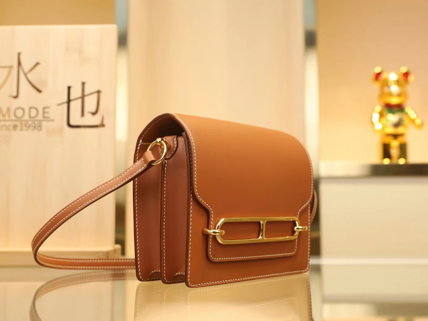 Hermes Roulis18CM 爱马仕CK21沙滩金Vache自然牛皮猪鼻子包 金扣
