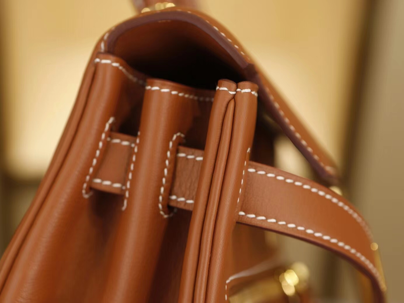 爱马仕新款女包 Hermes Kelly Lakis 28CM 金棕色Swift小牛皮凯莉包 金扣