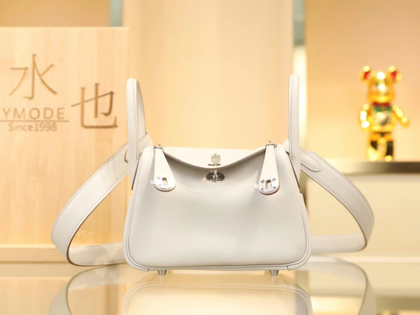 爱马仕女包 Hermes Mini Lindy19CM 80珍珠灰Swift牛皮琳迪包 银扣