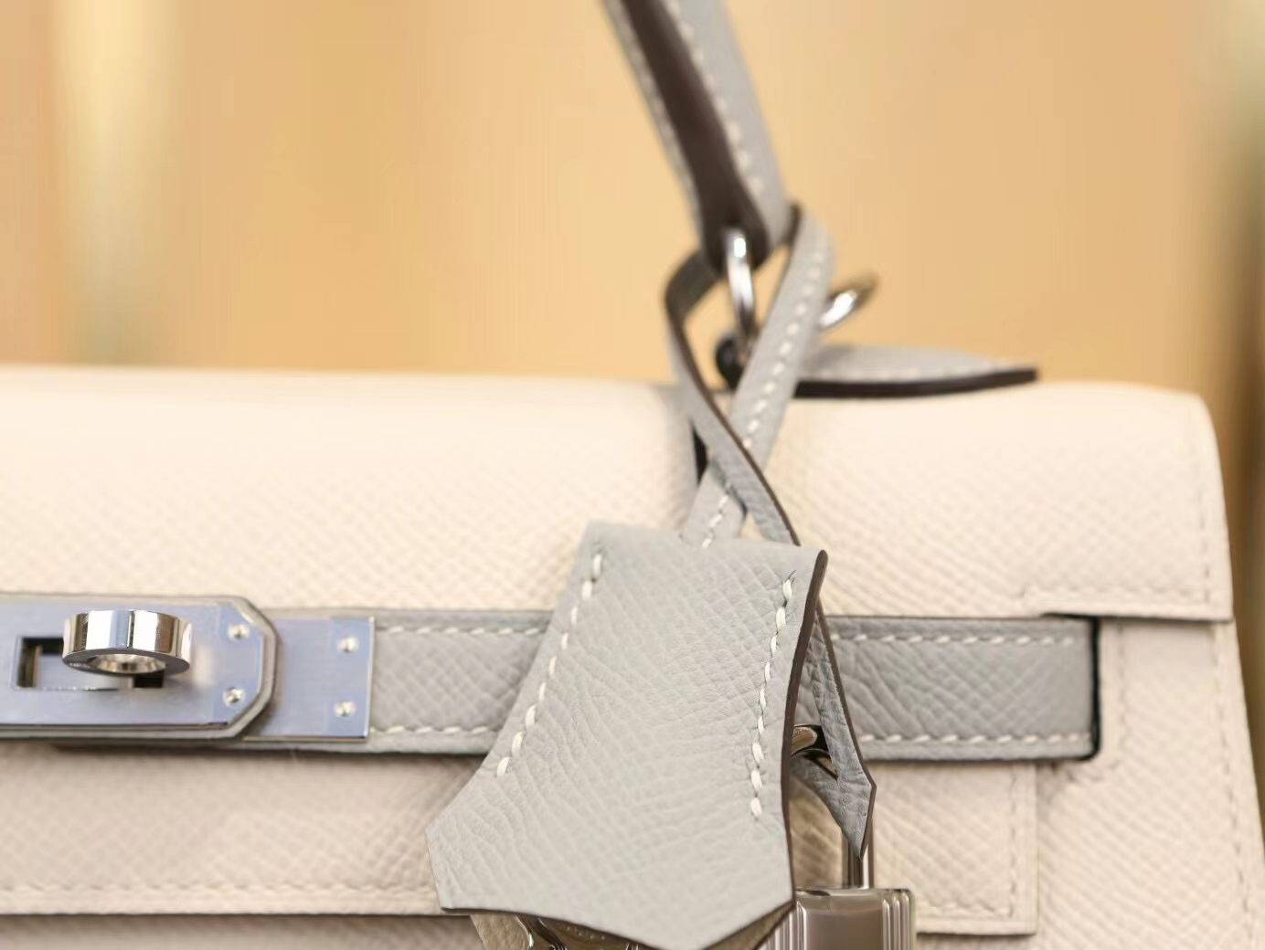 Hermes Kelly25CM 爱马仕奶昔白拼海鸥灰Epsom皮凯莉包 银扣