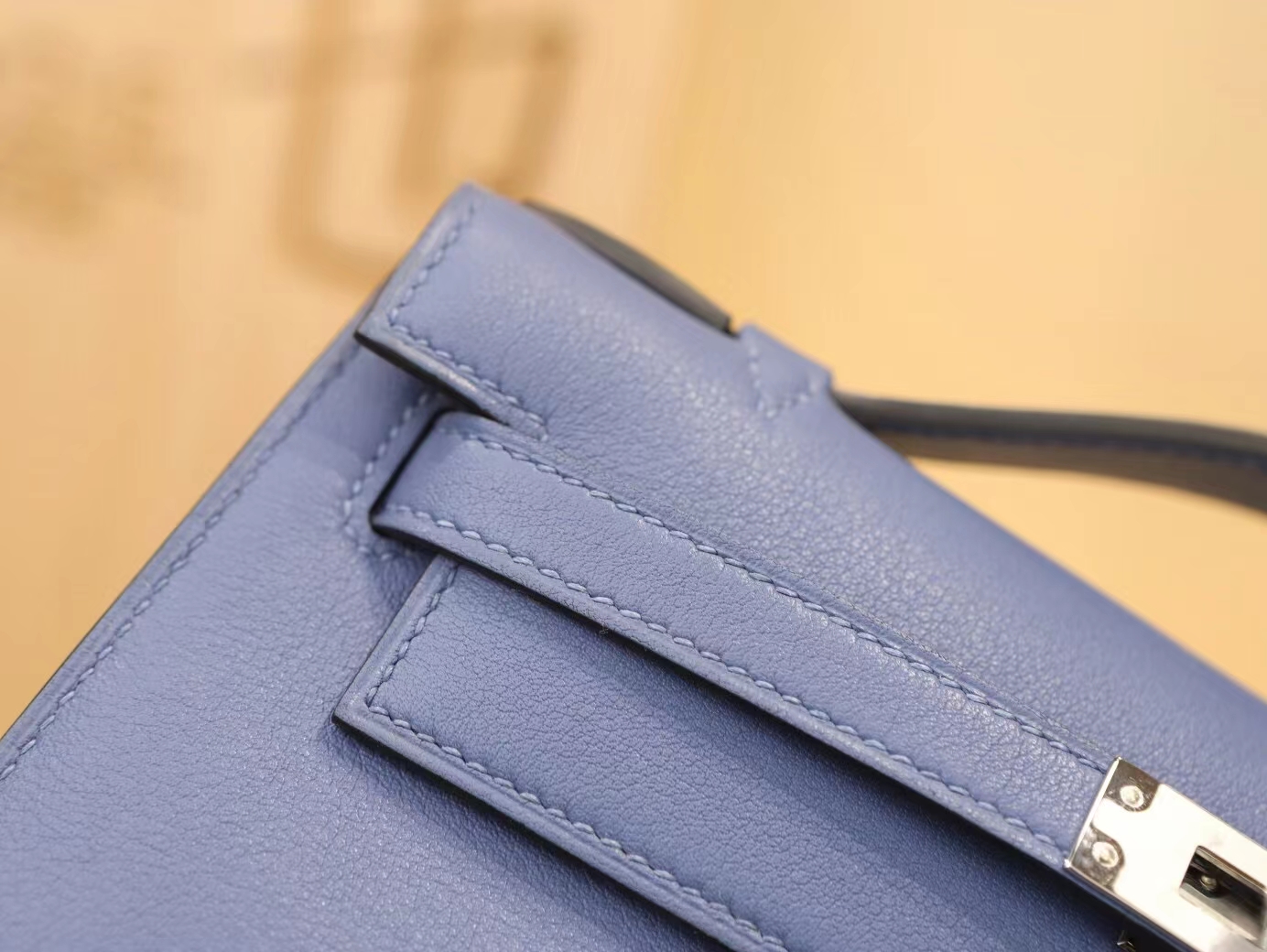 水也名品Hermes Mini Kelly Pochette22cm 7E明蓝色Swift牛皮手拿包 银扣