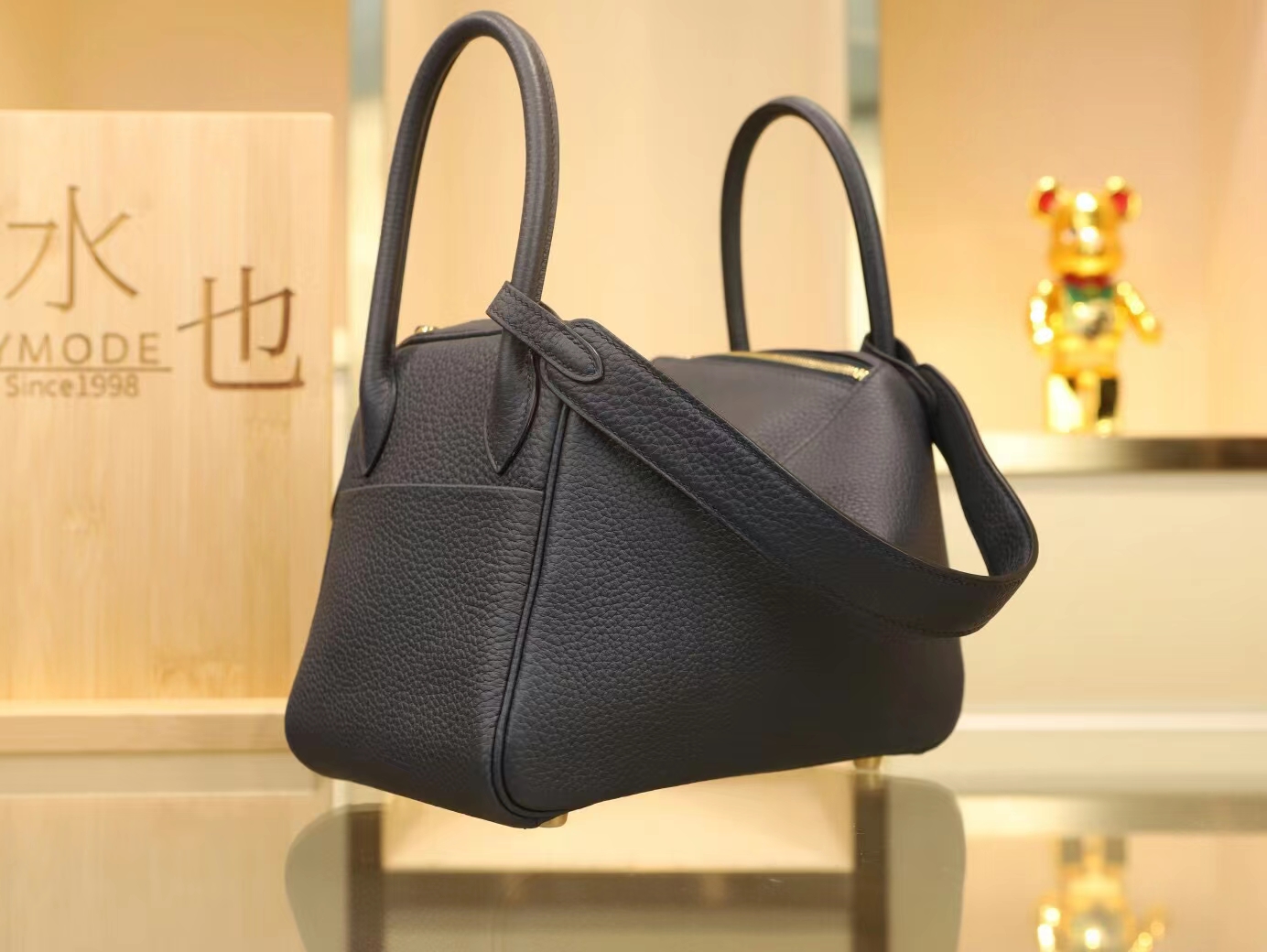 水也名品 爱马仕Hermes Lindy26CM/30CM 2Z午夜蓝TC牛皮 金扣