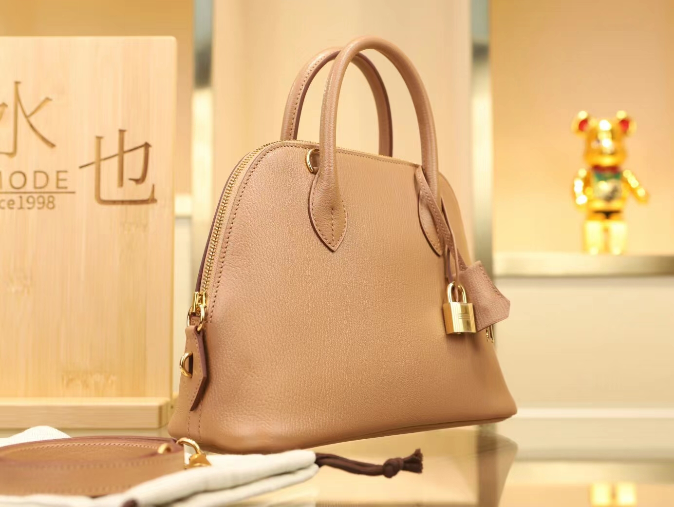 Hermes女包价格 爱马仕2J雀木色山羊皮保龄包bolide 25CM 金扣