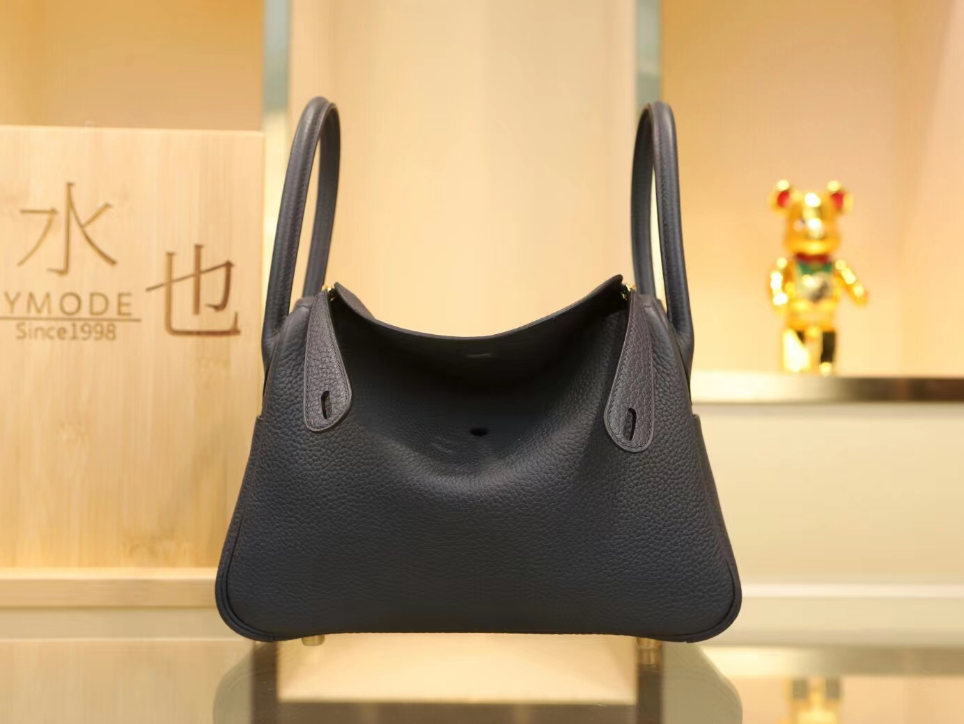 水也名品 爱马仕Hermes Lindy26CM/30CM 2Z午夜蓝TC牛皮 金扣