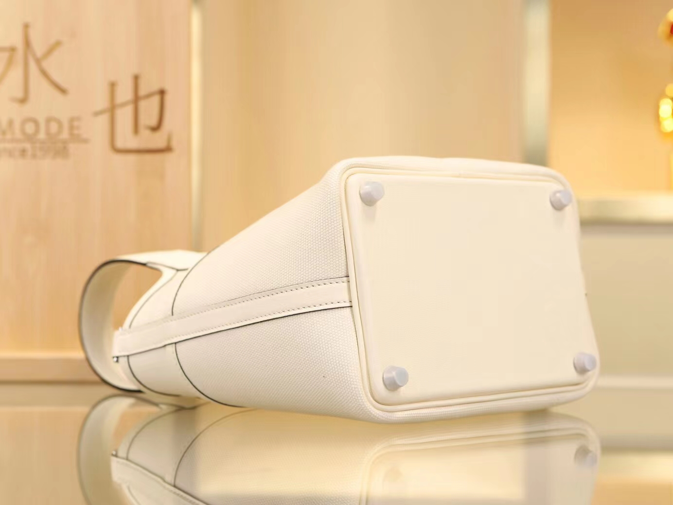 爱马仕新款女包 Hermes I2奶油白帆布拼牛皮Cargo系列Picotin Lock18CM