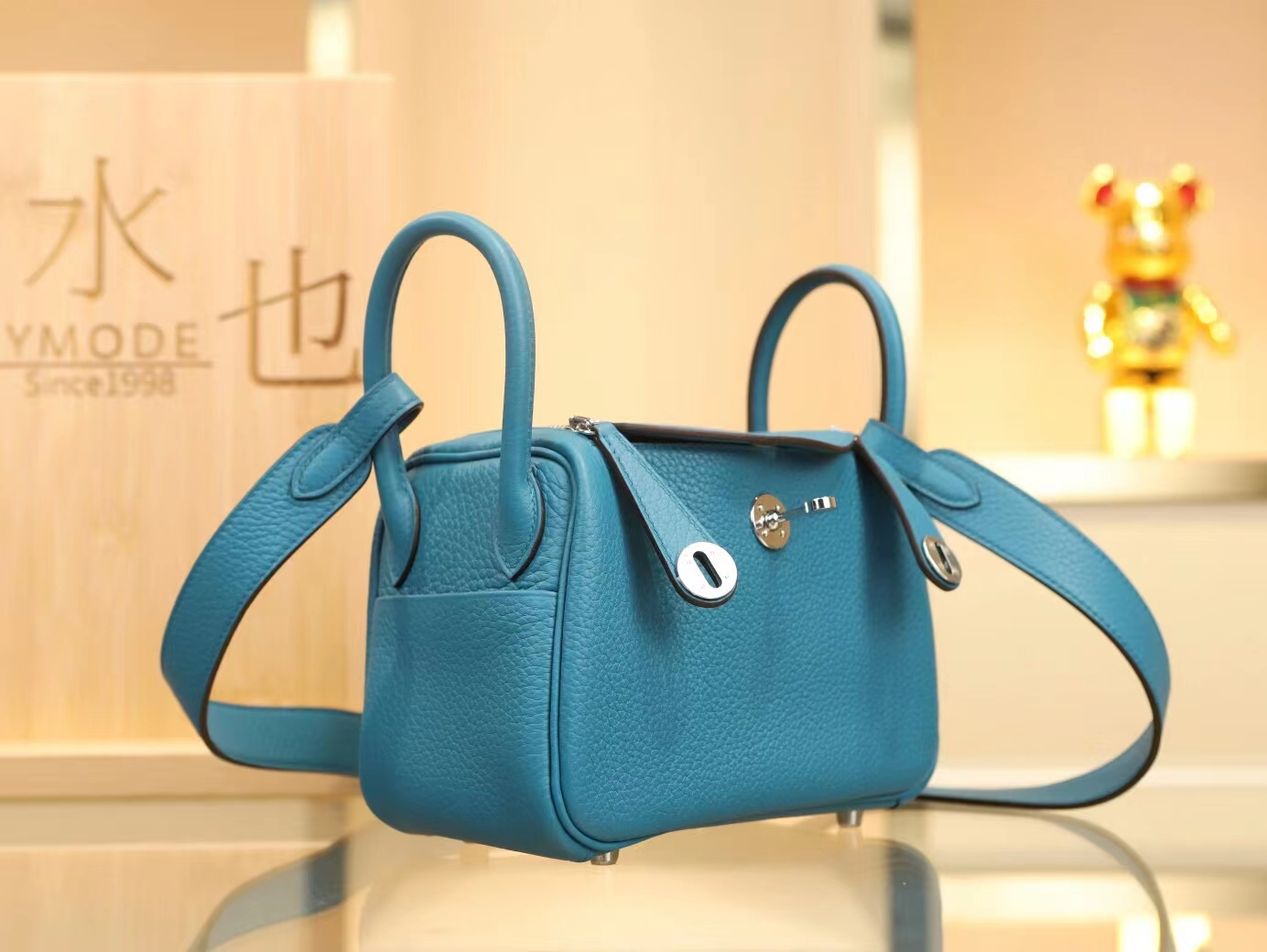 爱马仕女包 Hermes Mini Lindy19CM 7W伊兹密尔蓝TC牛皮 银扣