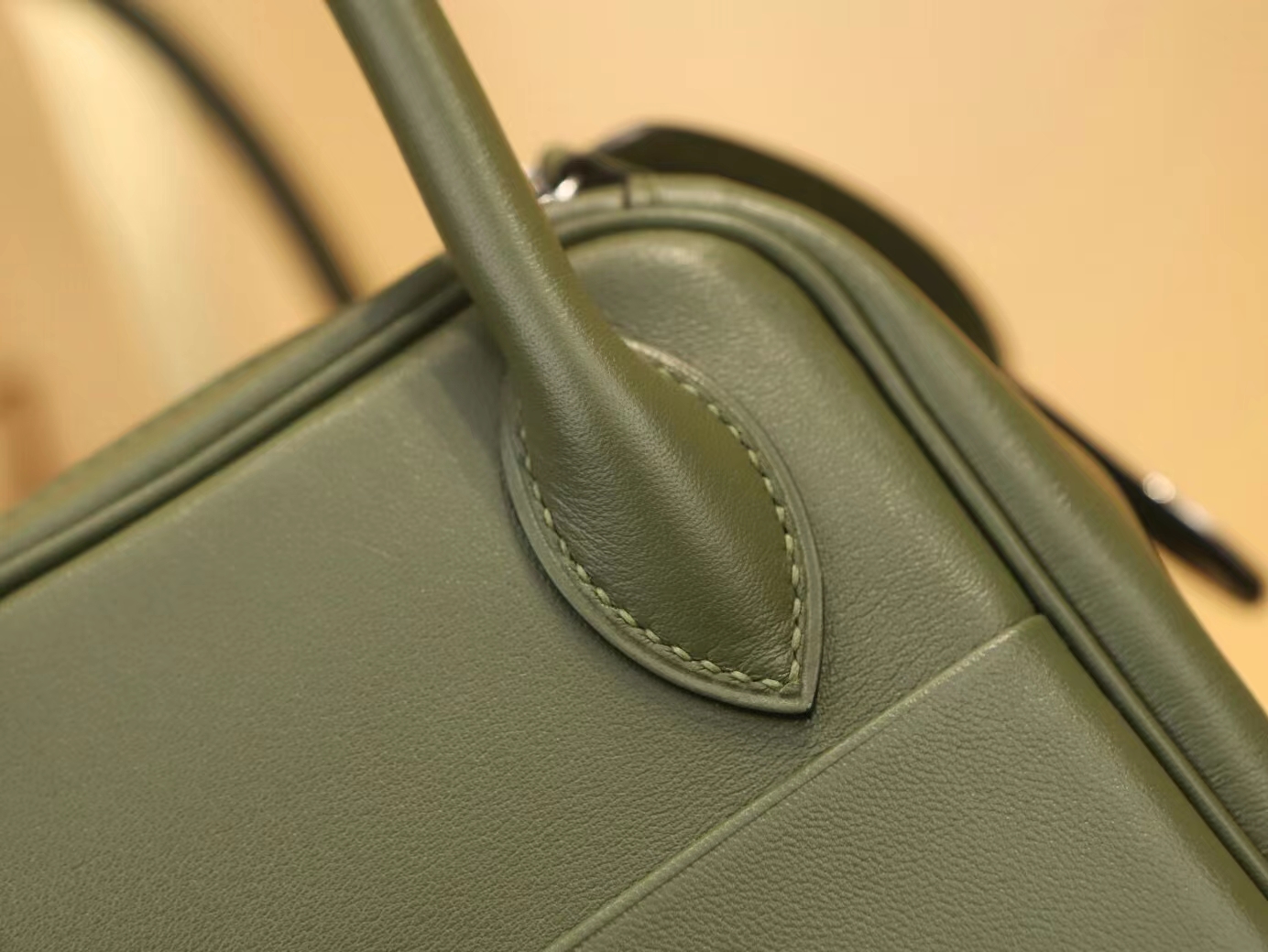 Hermes Lindy26CM 爱马仕V6军绿色Swift皮琳迪包手提单肩女包 银扣