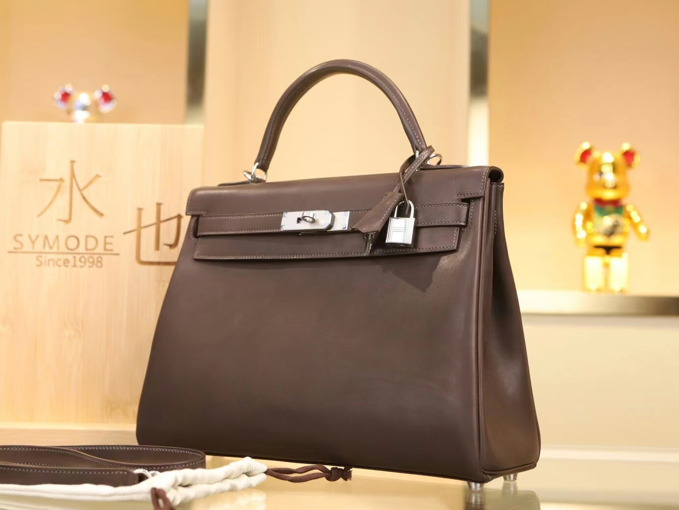 爱马仕女包货源 Hermes Kelly32CM CC46乌木色Ebene马鞍皮凯莉包 银扣