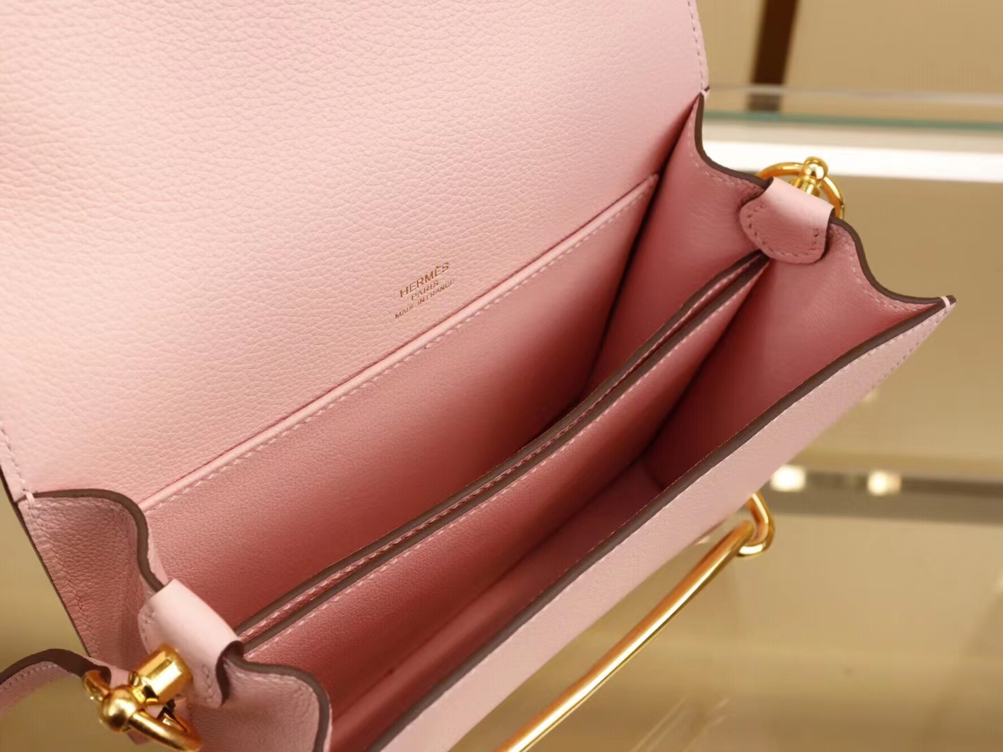 Hermes Roulis18CM 爱马仕3Q水粉色Evercolor皮猪鼻子包斜挎包 金扣