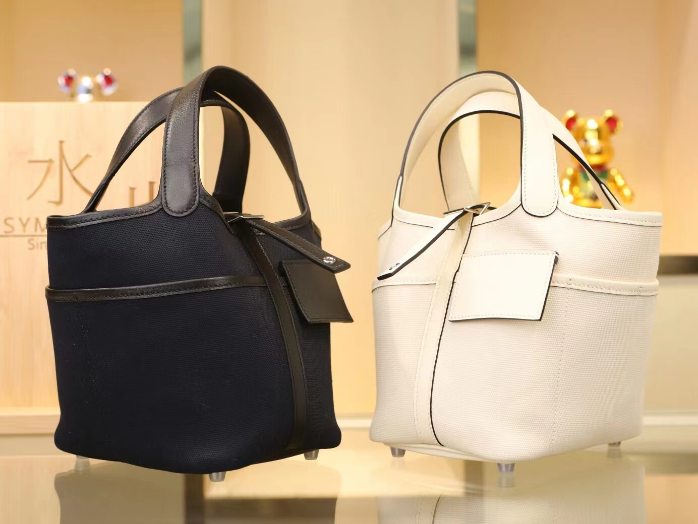 爱马仕新款女包 Hermes I2奶油白帆布拼牛皮Cargo系列Picotin Lock18CM