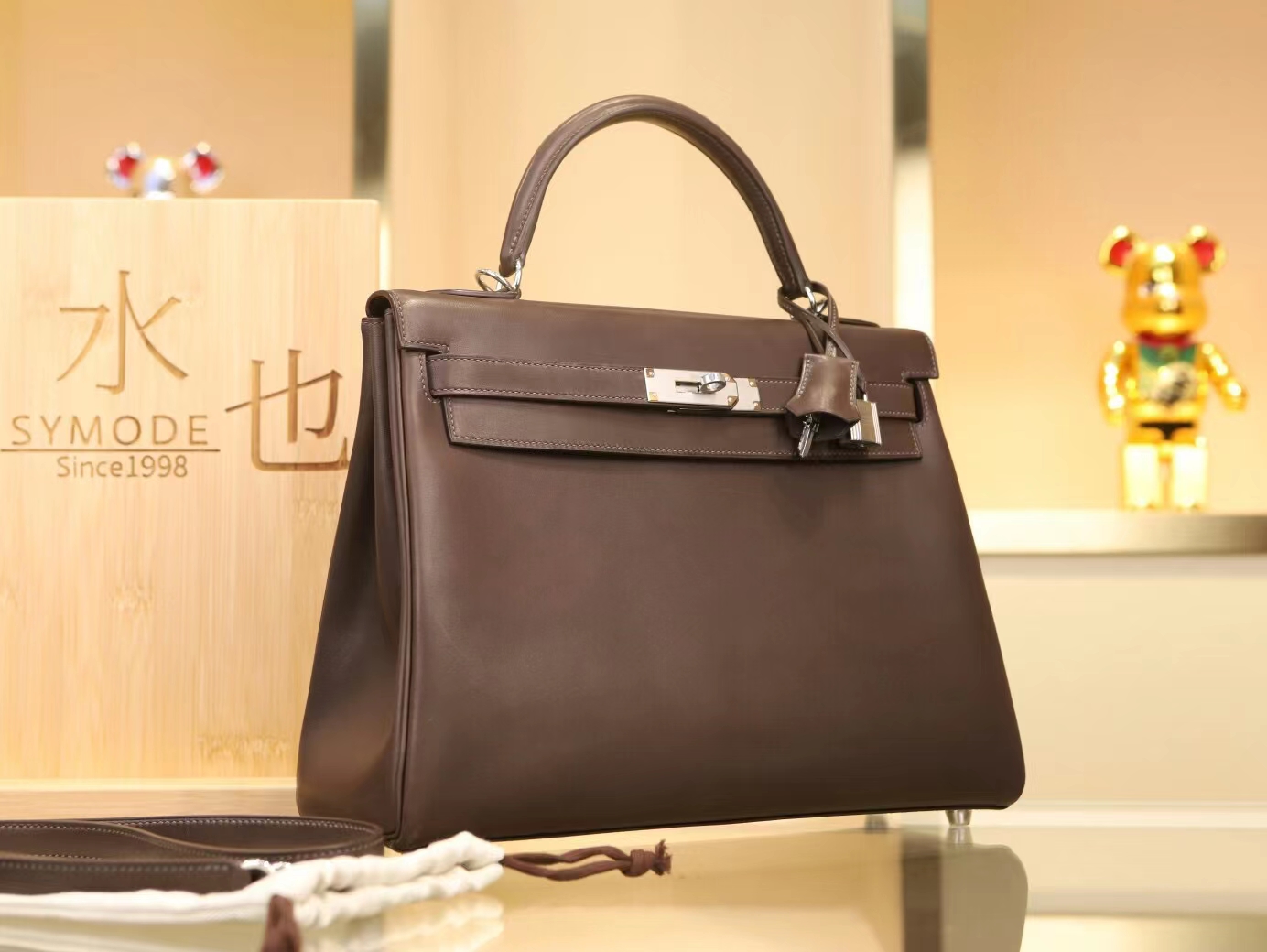 爱马仕女包货源 Hermes Kelly32CM CC46乌木色Ebene马鞍皮凯莉包 银扣