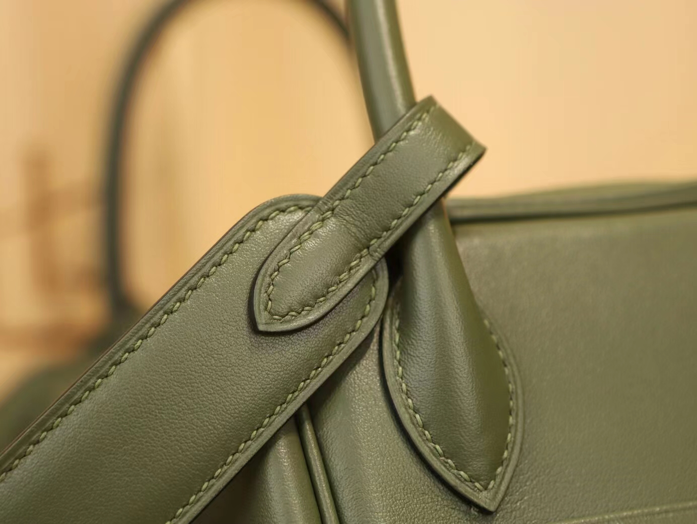 Hermes Lindy26CM 爱马仕V6军绿色Swift皮琳迪包手提单肩女包 银扣
