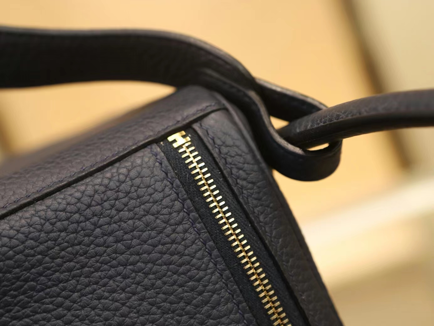 水也名品 爱马仕Hermes Lindy26CM/30CM 2Z午夜蓝TC牛皮 金扣
