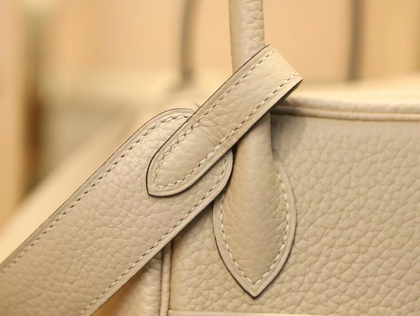 爱马仕琳迪包价格 Hermes Lindy26CM S2风衣灰Trench TC牛皮 银扣