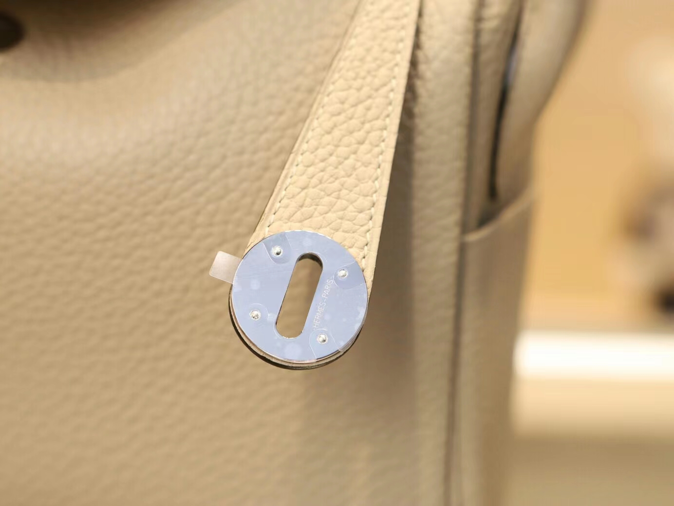爱马仕琳迪包价格 Hermes Lindy26CM S2风衣灰Trench TC牛皮 银扣