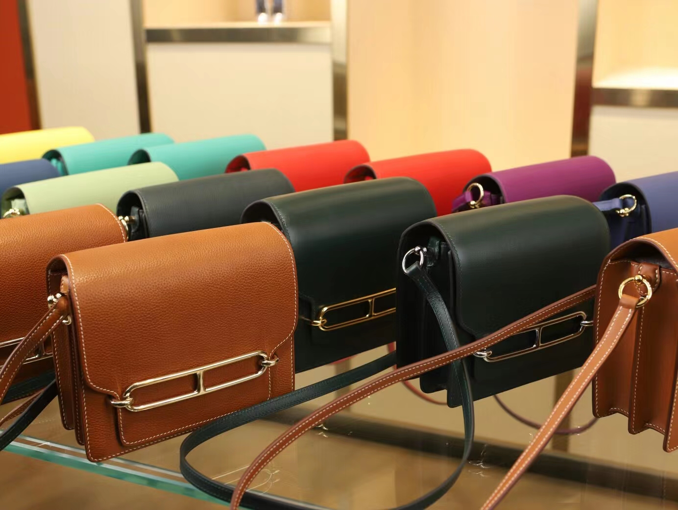 水也名品 Hermes Roulis18CM 爱马仕2Q英国绿Box皮猪鼻子包斜挎包 金扣