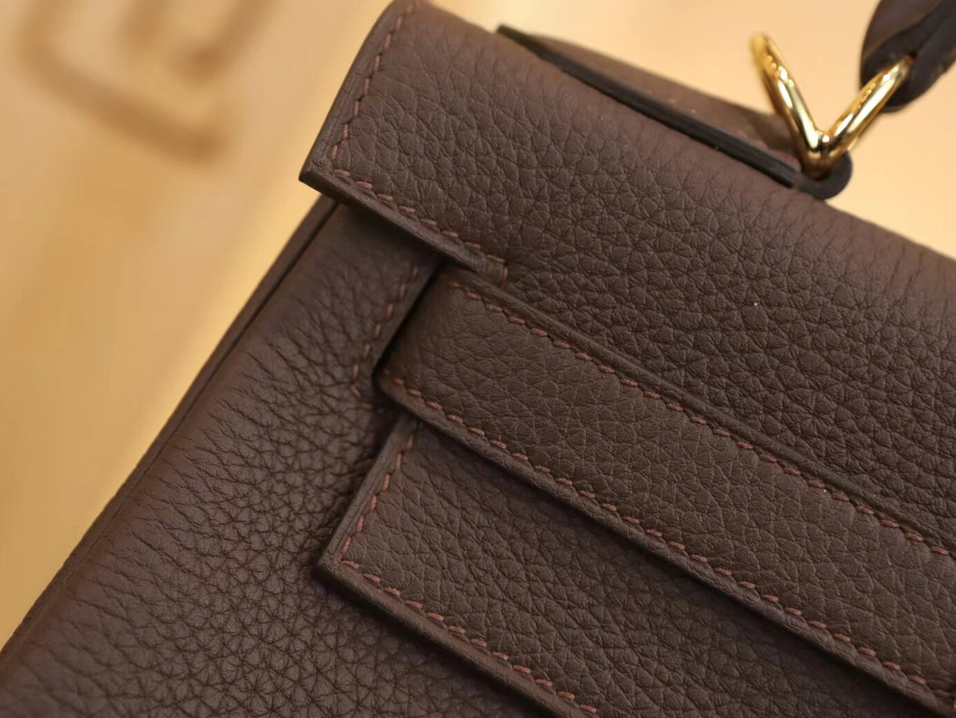 爱马仕包包价格 Hermes 4G焦糖色Brulee Togo皮内缝凯莉包Kelly 28CM