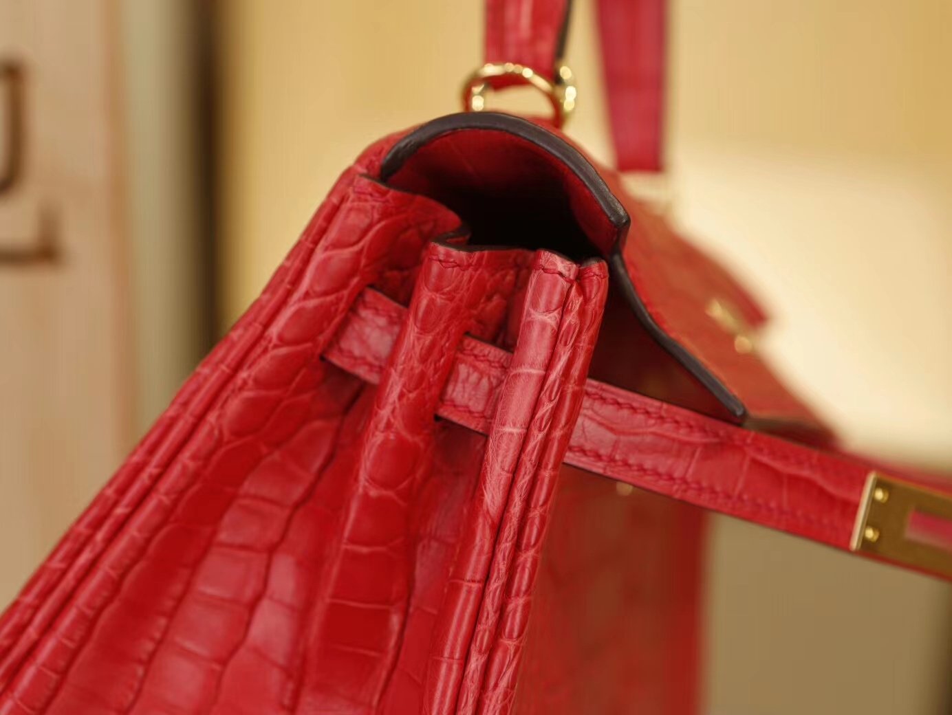 爱马仕鳄鱼包定制 Hermes Kelly 25CM I6极致粉雾面方块鳄鱼皮凯莉包 金扣