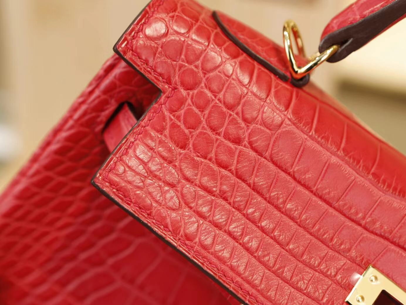 爱马仕鳄鱼包定制 Hermes Kelly 25CM I6极致粉雾面方块鳄鱼皮凯莉包 金扣