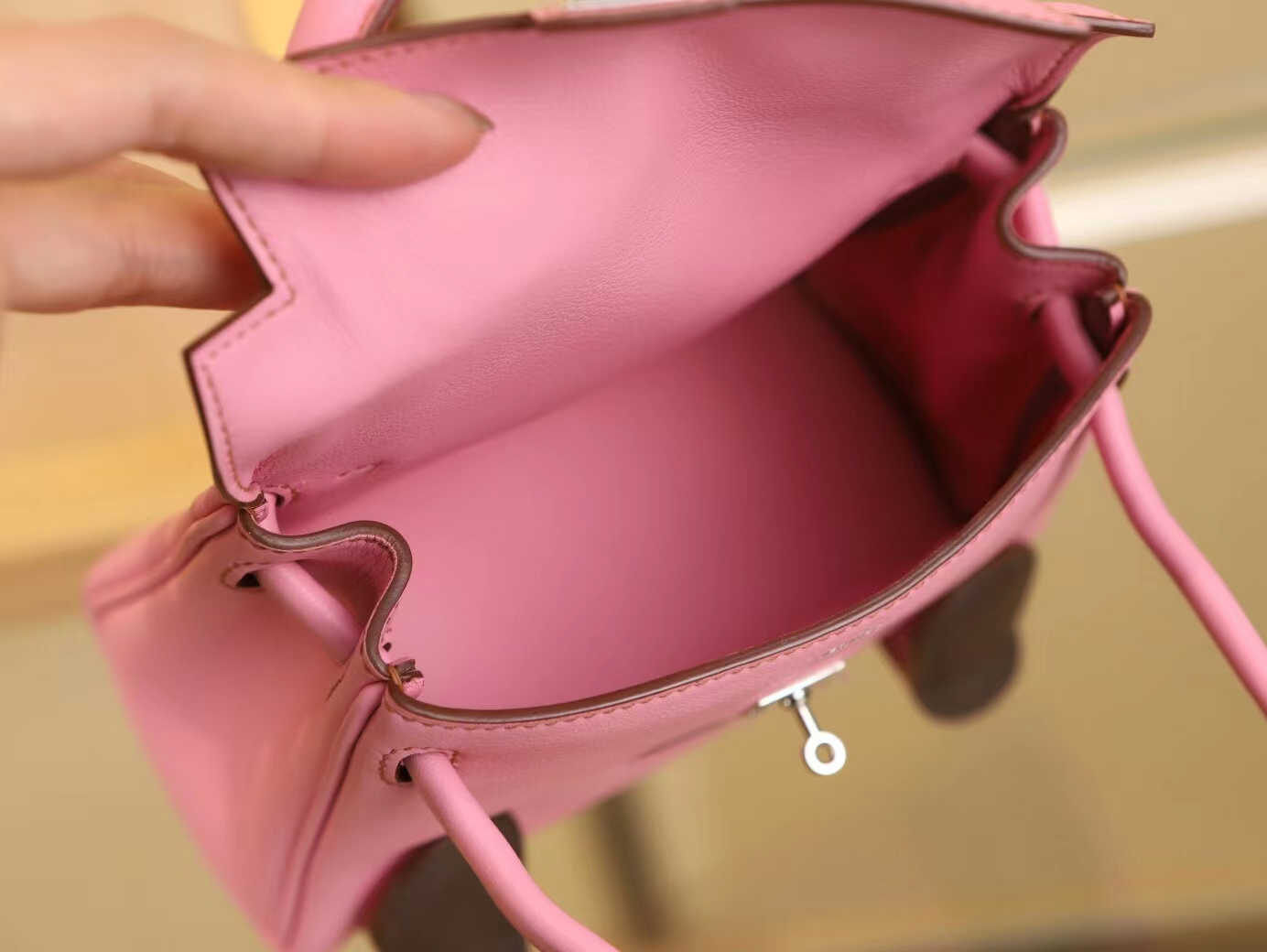 水也名品 Hermes Kelly Doll 16CM 爱马仕樱花粉Swift皮凯莉娃娃包 银扣