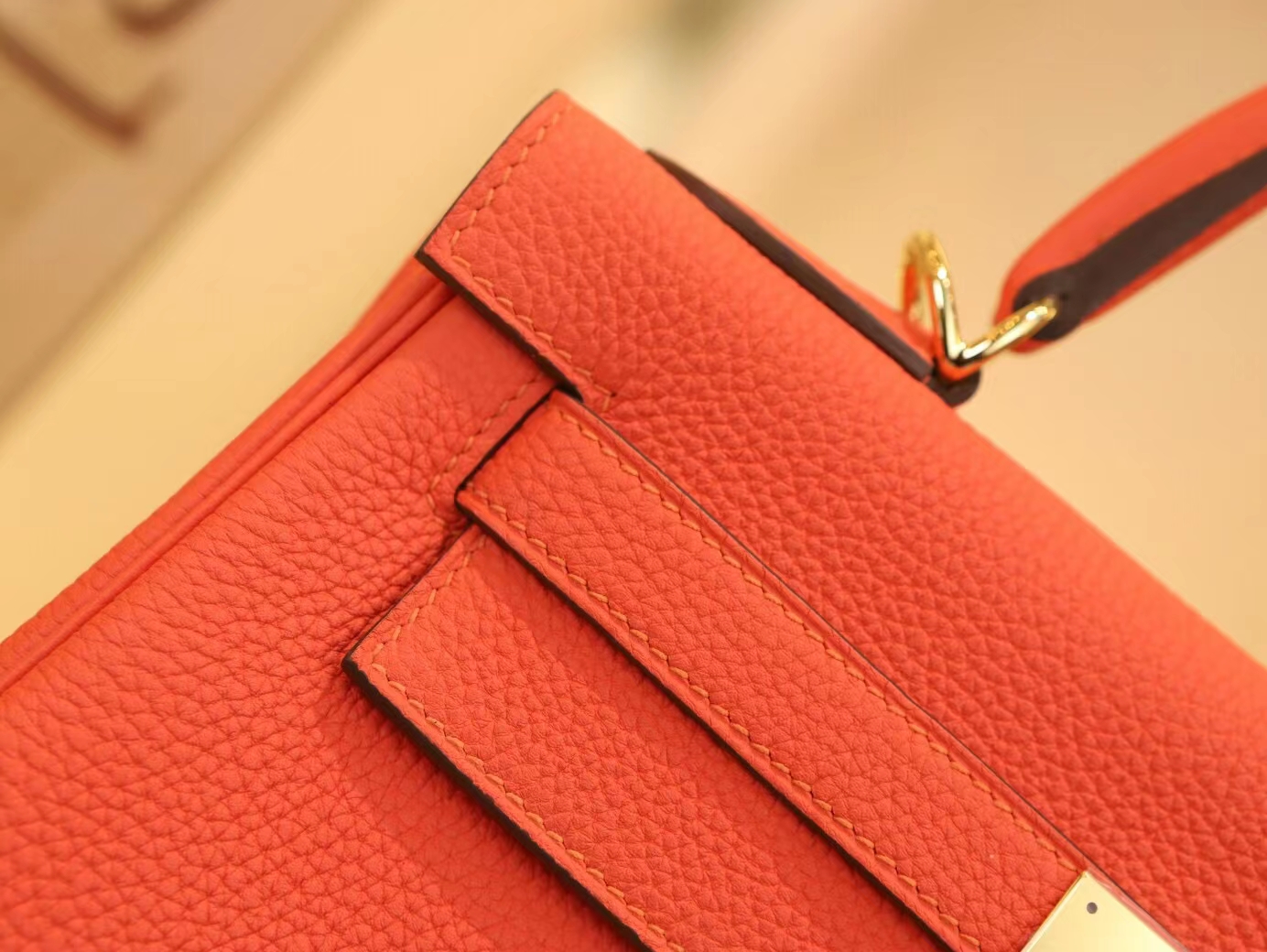 水也名品 爱马仕Hermes Kelly28CM 9T火焰红Capucine Togo皮凯莉包 金扣