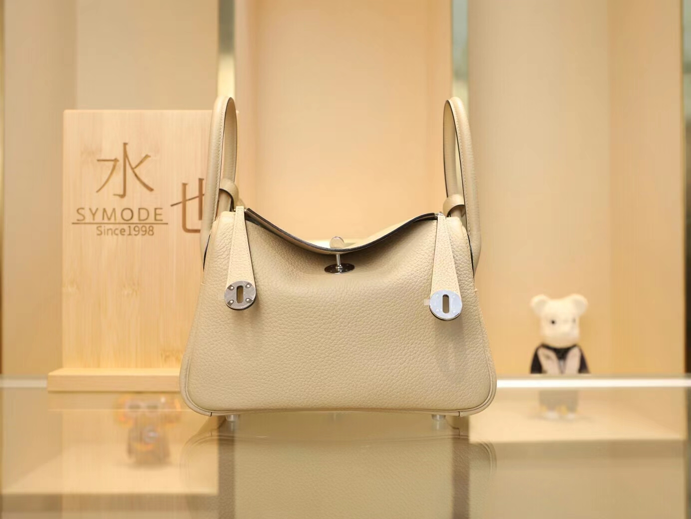 爱马仕琳迪包价格 Hermes Lindy26CM S2风衣灰Trench TC牛皮 银扣