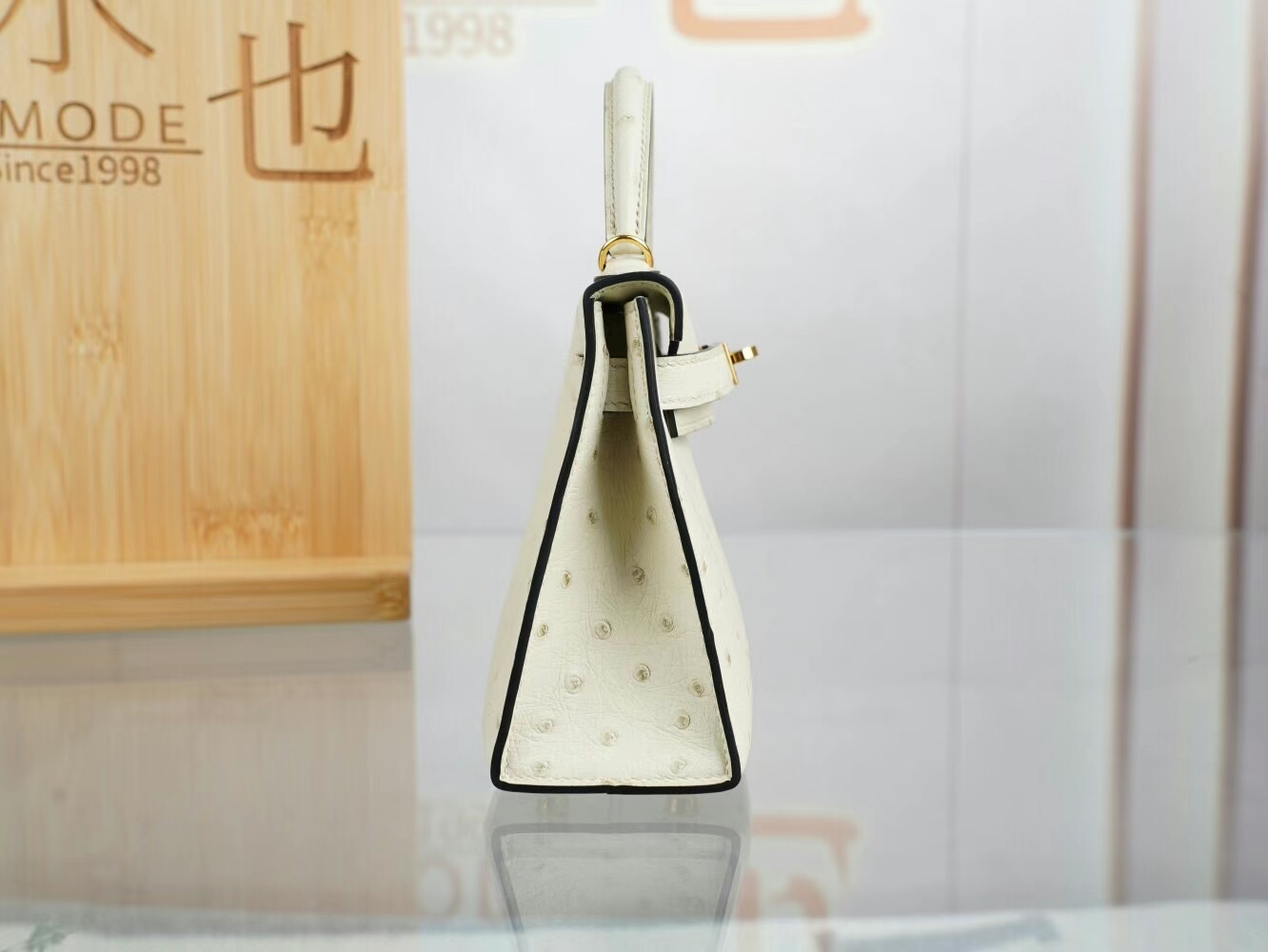 爱马仕迷你凯莉包二代 Hermes Mini Kelly19CM I2奶油白Nata鸵鸟皮 金扣