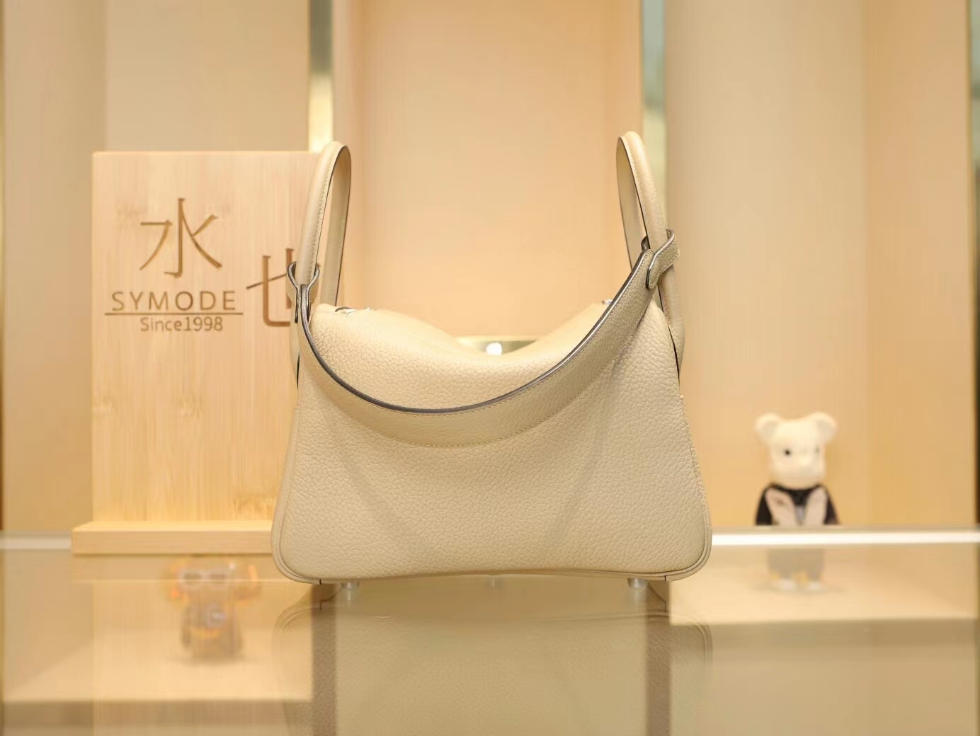 爱马仕琳迪包价格 Hermes Lindy26CM S2风衣灰Trench TC牛皮 银扣