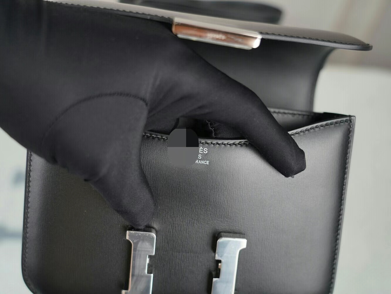 水也名品 Hermes Constance 18CM 89黑色Box光面小牛皮康斯坦包 银扣