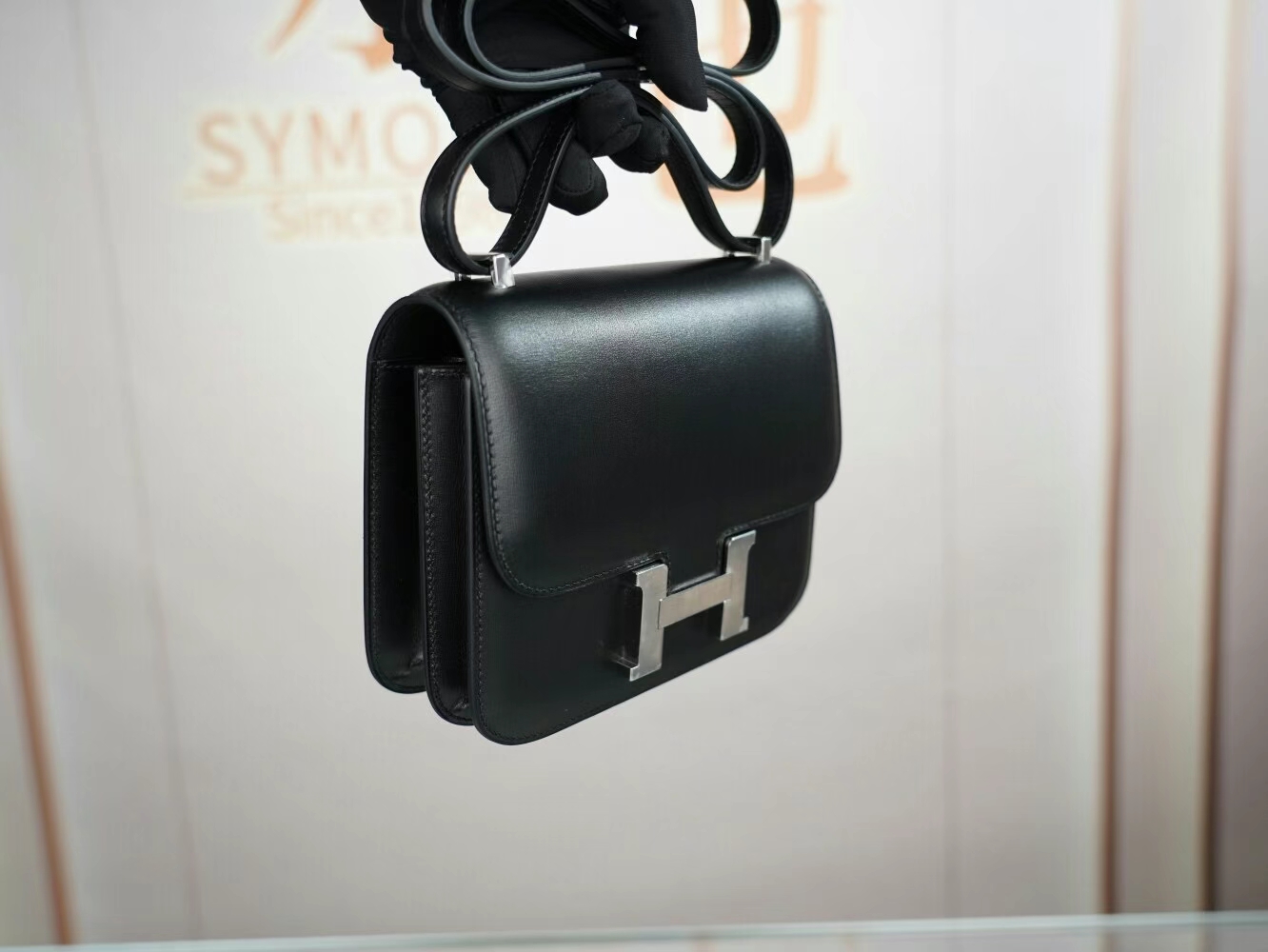 水也名品 Hermes Constance 18CM 89黑色Box光面小牛皮康斯坦包 银扣