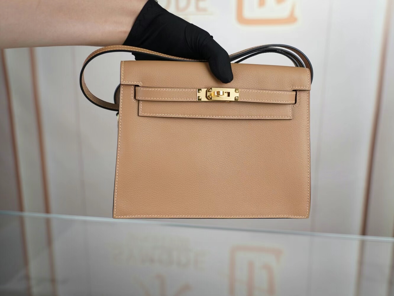 水也名品 爱马仕跳舞包 Hermes 0M奶茶色Chai Evercolor皮Kelly Danse22CM