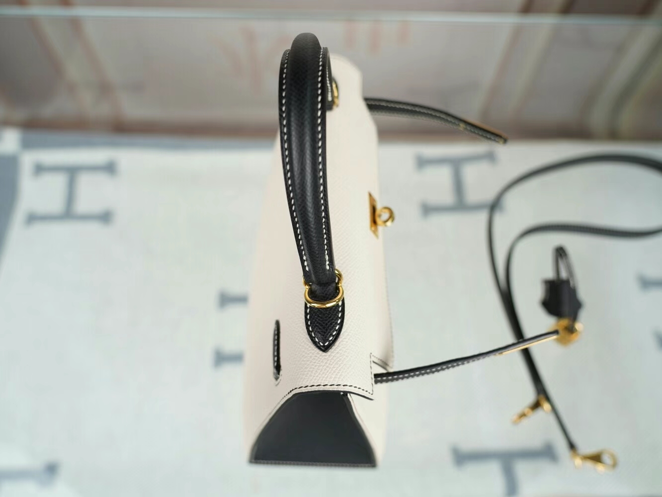 爱马仕限量熊猫包 Hermes Kelly 25CM 奶昔白拼黑色Epsom皮凯莉包 金扣